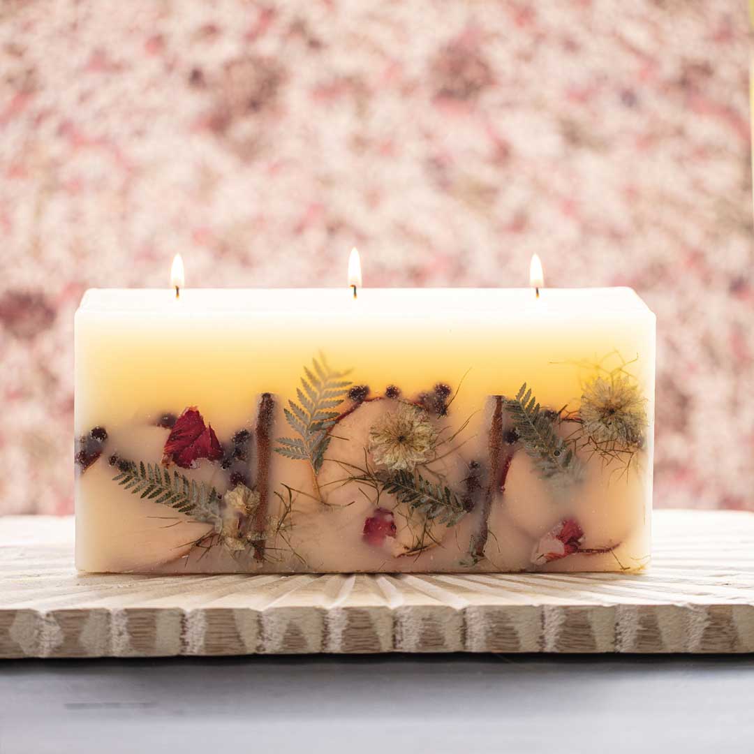 ROSY RINGS SPICY APPLE BRICK BOTANICAL SCENTED CANDLE