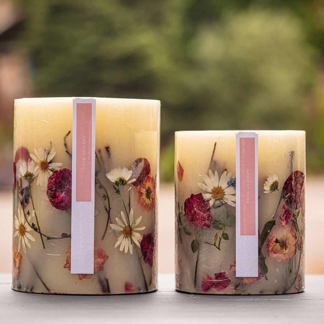 ROSY RINGS APRICOT ROSE MEDIUM ROUND SCENTED BOTANICAL CANDLE